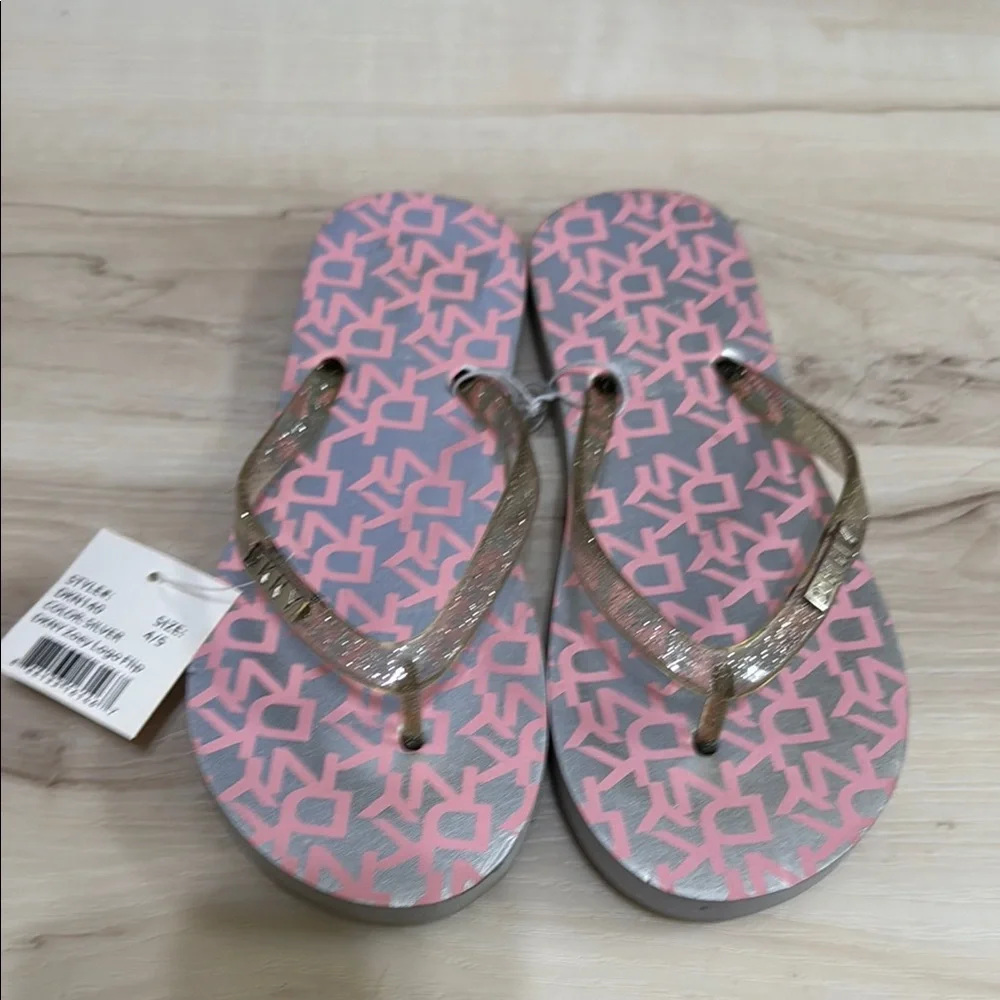 DKNY Girls Zoey Pink Silver Sparkle Flip Flops Size 4/5 NWT